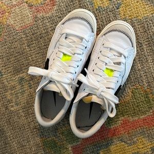 Ladies Nike sneakers